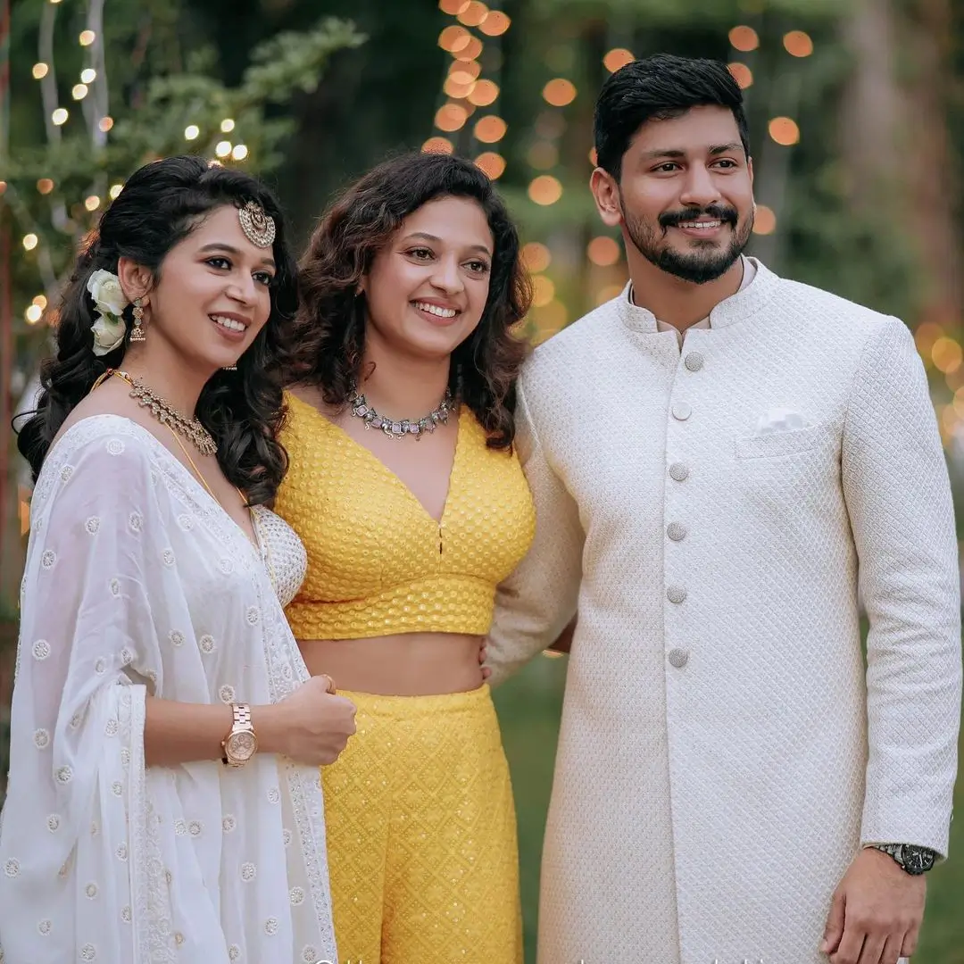 Neeta Pillai with her sister and brother-in-law